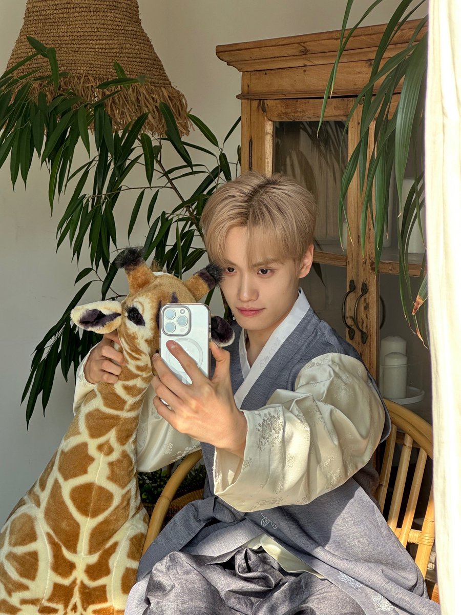 TIOT_NOW's tweet photo. [#레디_time⏰] 
즐거운 설날❣️

#TIOT #티아이오티
#금준현 #KUMJUNHYEON https://t.co/Zkt9u5fWbm