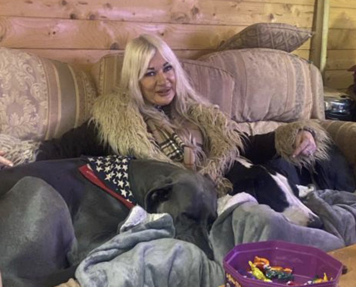 Debbie Curtis tweet media