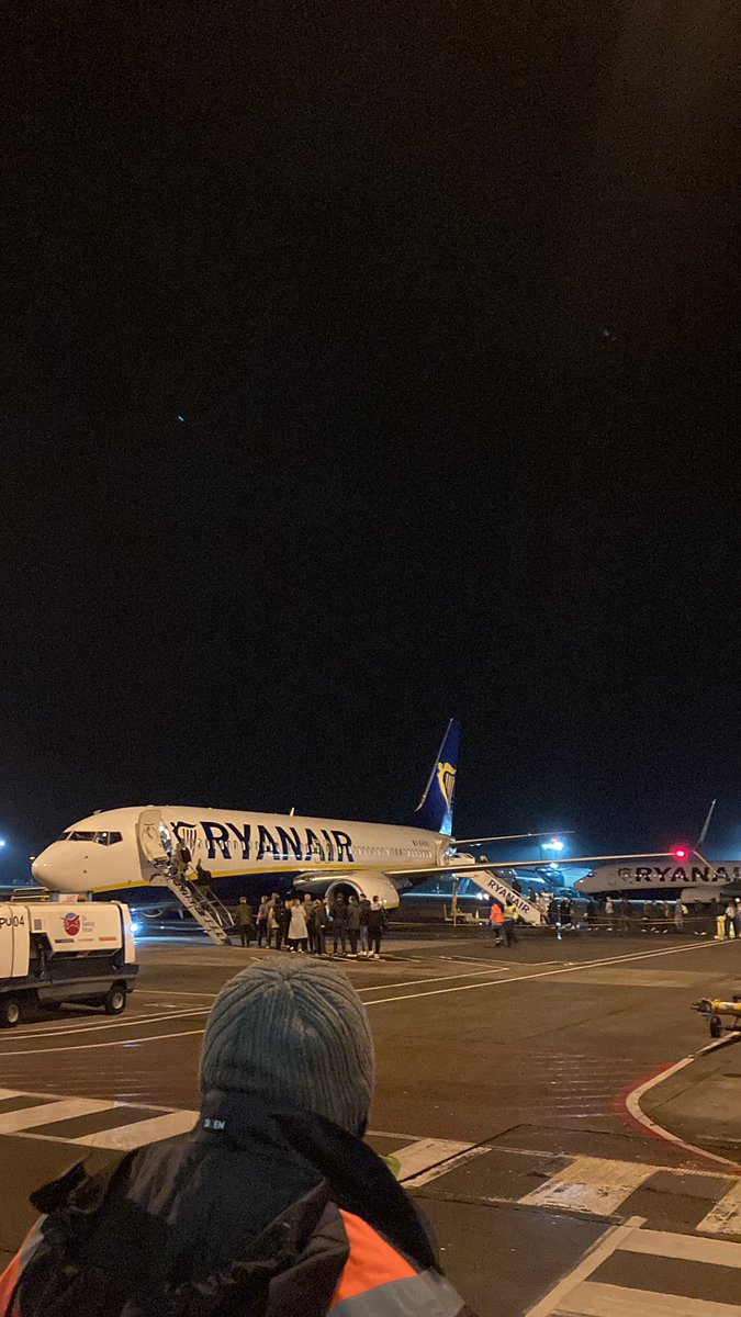 seamusodonnell7's tweet photo. ANY TICKETS PLEASE 🇾🇪 #RyanairReds https://t.co/3M26I7JJxl