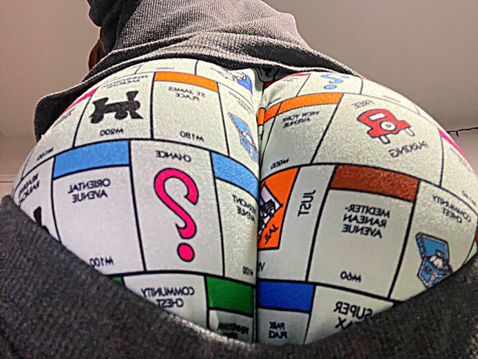 Let&rsquo;s play monopoly 😈 https://t.co/XnqJbeFsVu