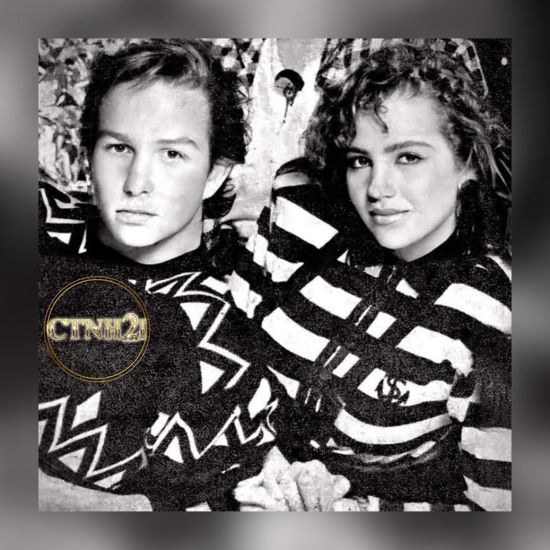 thalia_ctnhUSA's tweet photo. #FlashBack Thalia 80s 🎸🎸🎸
1987 Época de @thalia en Timbiriche, con Erik Rubín.
#Thalia #LaMasViral #ThaliaLeyenda #ThaliaLegado #TRetroEspecial #TRetro #ThaliaRetro #ThaliaLosInicios #CTNH2I #thaligabofeliz76 @thalia_fcctnh2 @gabooss76 https://t.co/cwQphs5eJY