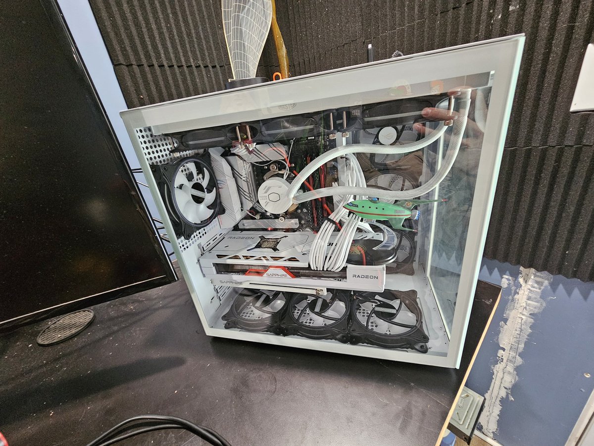 𝖂𝖔𝖑𝖋 🐺🌲 ⛺(open for Collabs) tweet media