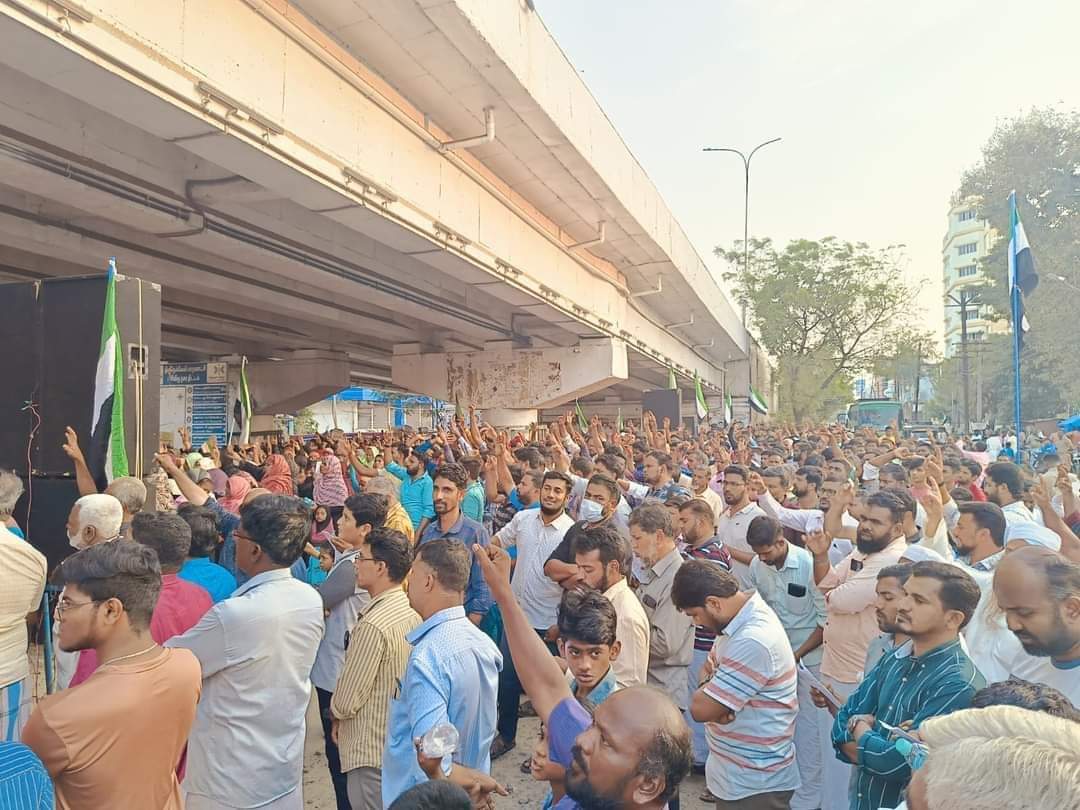 mohamed_rafidh's tweet photo. Tamil Nadu Thowheed Jamath @tntjho staged a demonstration over #36_places in #TamilNadu on Saturday demanding that places of worship of all religions be preserved as they were across the country.  #GyanvapiMosque 
#Save_PlacesOfWorship

#Haldwani
#StopTargetingIndianMuslims https://t.co/m5f7INlGGj