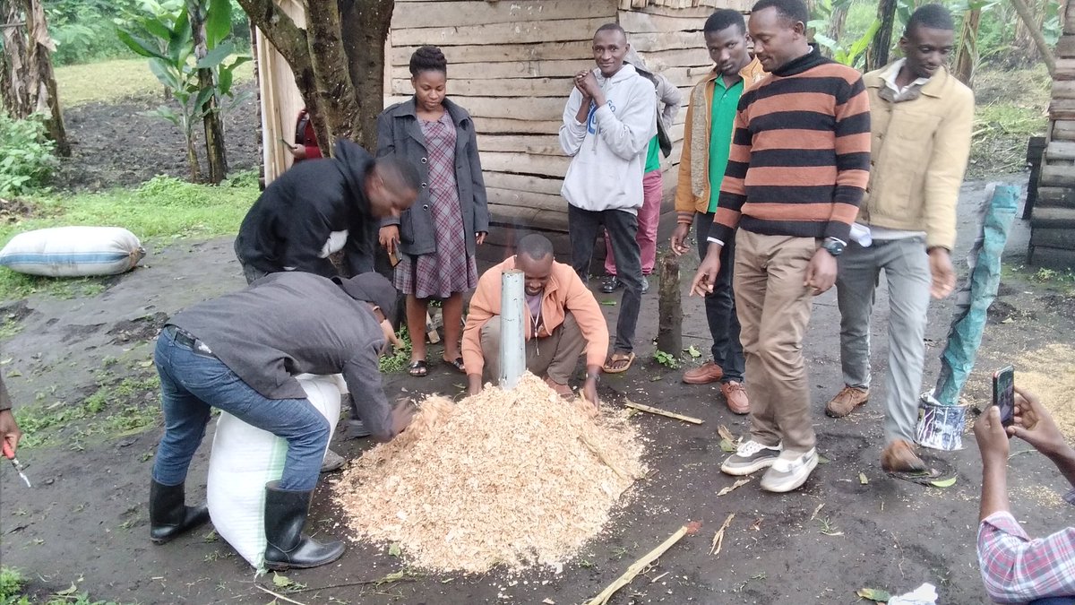 BasaijaBenjamin's tweet photo. BIOCHAR PRODUCTION 
 It's a charcoal-like product that contains no petroleum. It is made by heating biomass such as herbaceous or woody crop residues, non-salvageable timber and slash, or animal manure, in a contained https://t.co/0uL68JUgYa