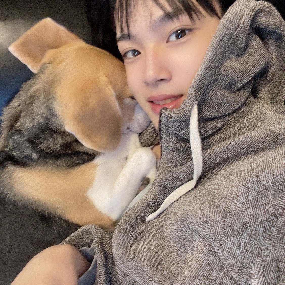 luvyu_ju's tweet photo. 🥹
나 이사진 너무 좋아해
유주가 너무 사랑스러와.. https://t.co/1iNRy9vKH3