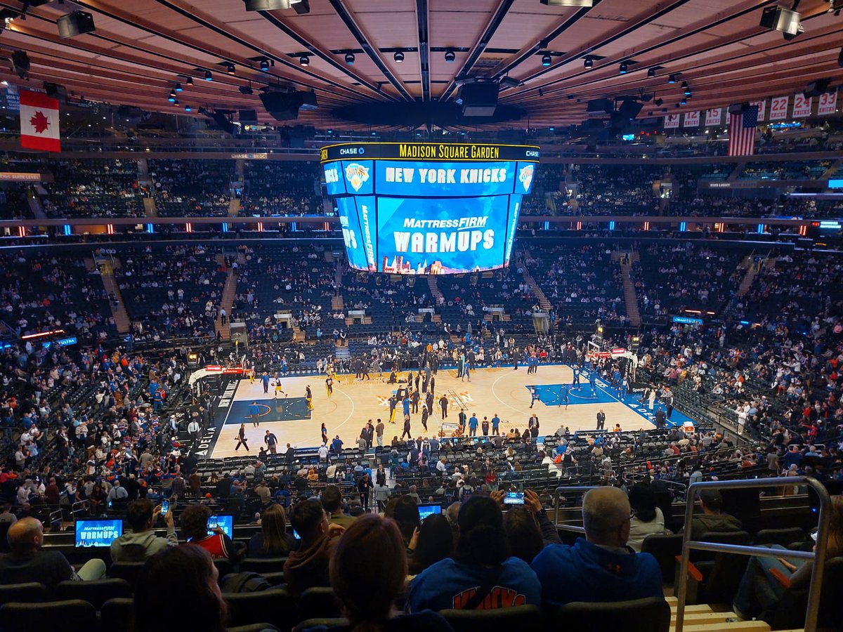 🇺🇸🏀 Watching the @nyknicks at Madison Square Garden, a fabulous end to the day for our Evergreen USA winners, all hosted by @Argyle chairman Simon Hallett #pafc | #evergreen | #argyle