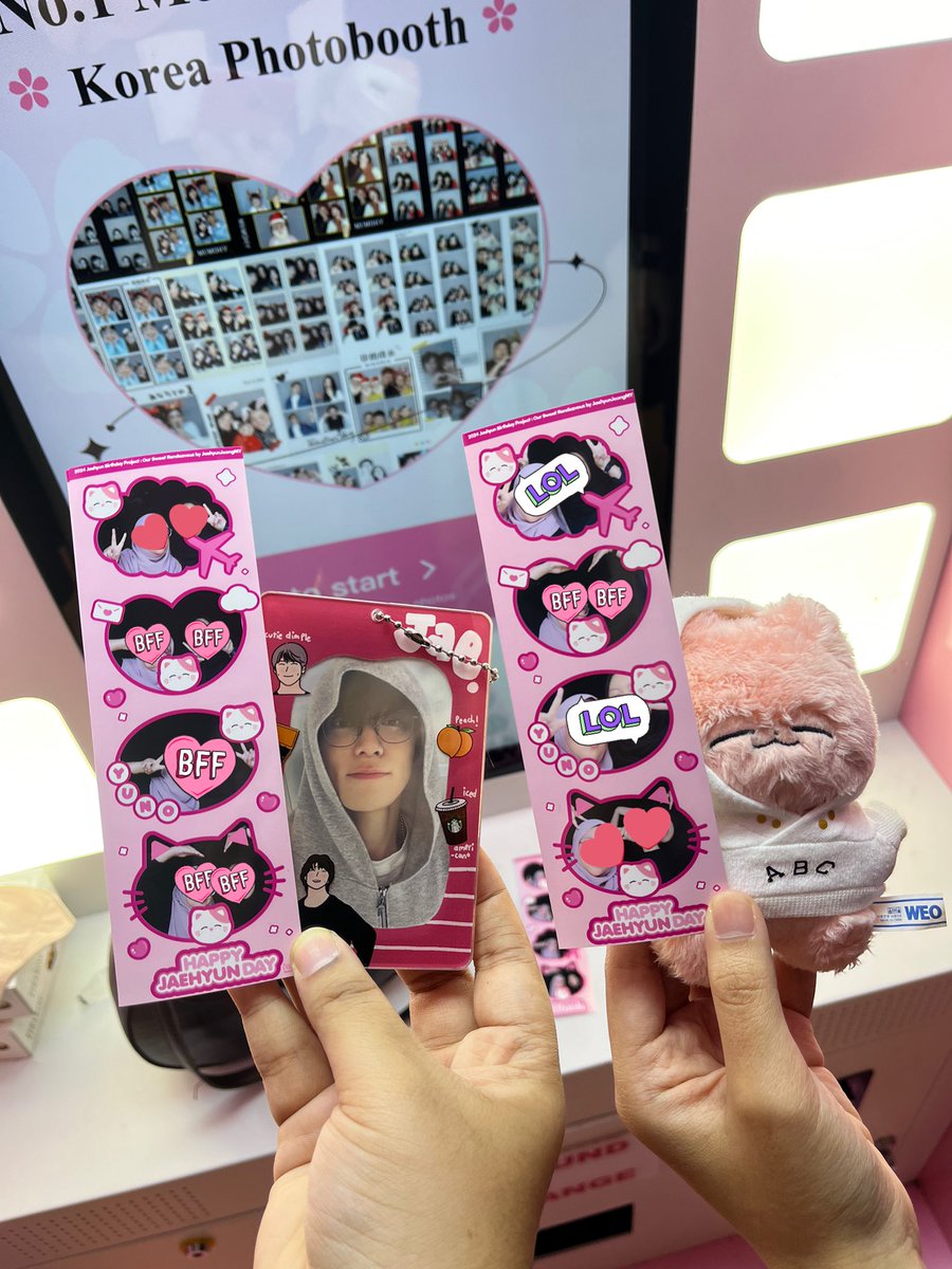 vntitledhorizon's tweet photo. jaehyun’s birthday ads in Pavilion KL today! 🫶🏻🫶🏻

#OurSweetRendezvous @JaehyunJeongMY https://t.co/dOFVcHhdEt