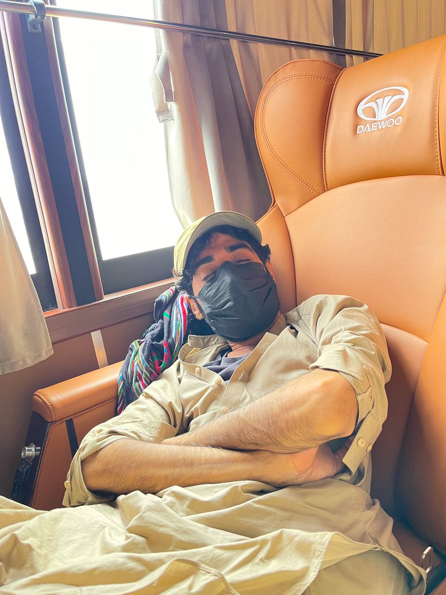 تو بُگش تئی عشق ءَ پشت پہ من چے کپتہ

تو بُگش تئی عشق ءَ گار چے بکنت مردم

ارشاد پرواز