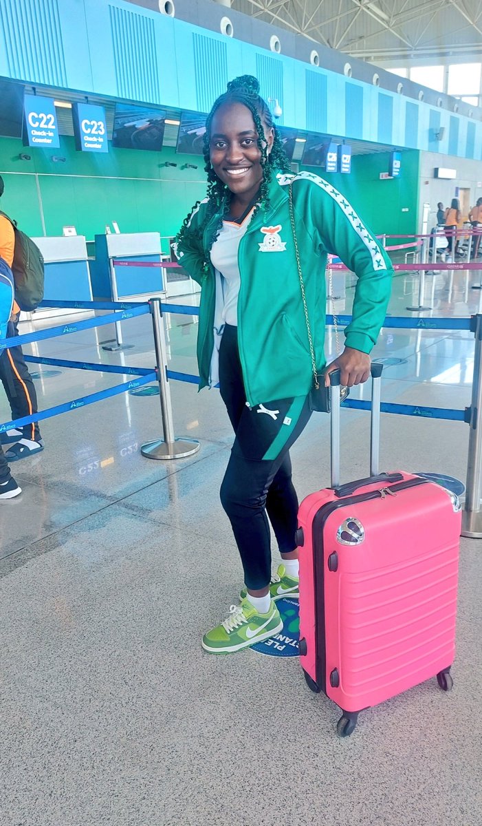 DidiChilongo's tweet photo. Out for a breather 😊💚 https://t.co/rkrqXMfKtq