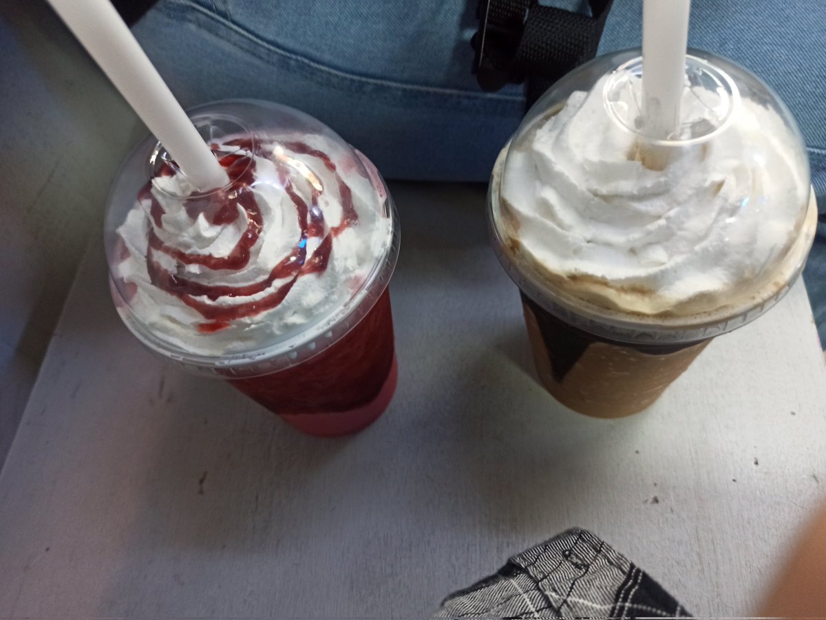 Tiempo > dinero , media hora esperando por disque ahorrarnos 3 soles y no ir a un Starbucks 🤣🥲 mala idea.