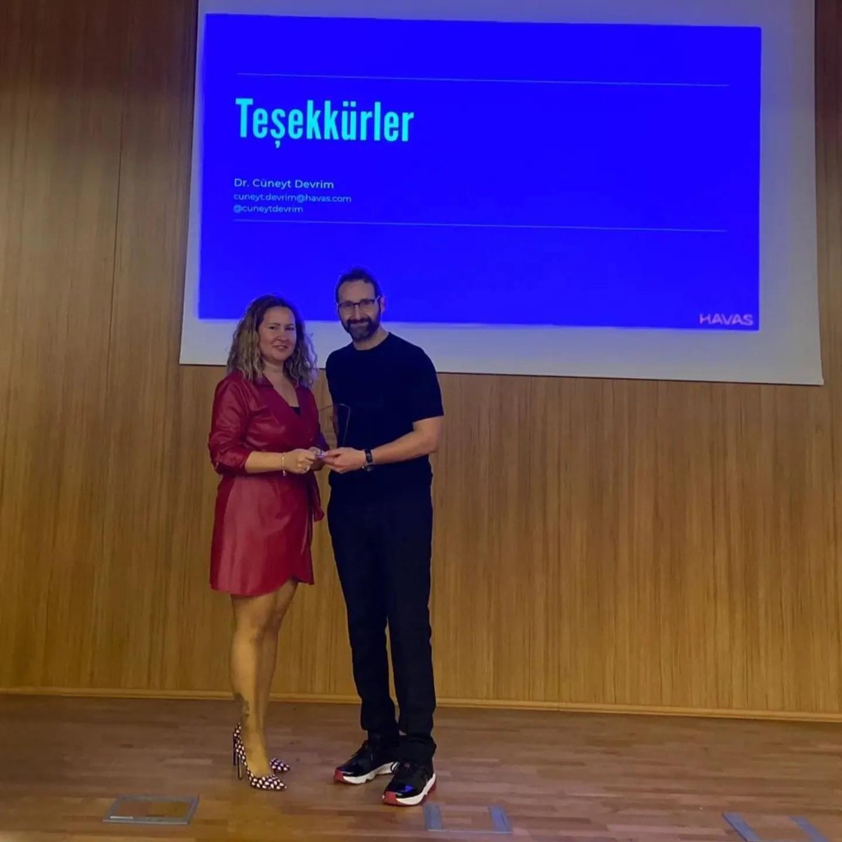 bursahid's tweet photo. Havas İstanbul CEO'su Dr. Cüneyt Devrim,  BHİD ve NOSAB'ın ortak organizasyonuyla düzenlenen etkinlikte "Markaların Anlam Arayışı" başlığı altında marka yolculuğu ile ilgili bilgiler verdi. 

Kendisine katılımı ve verdiği bilgiler için teşekkür ediyoruz. https://t.co/pCJkkdOpKM