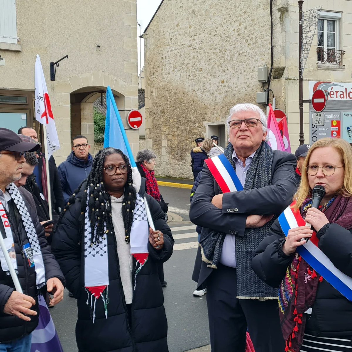 Marianne_Seck_'s tweet photo. 🙏 Bravo aux camarades de LFI Oise et surtout aux camarades insoumis.e.s du bassin Creillois pour l'organisation de cette belle marche #unitaire de Nogent-sur-Oise à Creil !
🕊 Pour demander un Cessez-le-feu en Palestine ! 🇵🇸
#StopGenocideInGaza https://t.co/9vcW4RsHRu