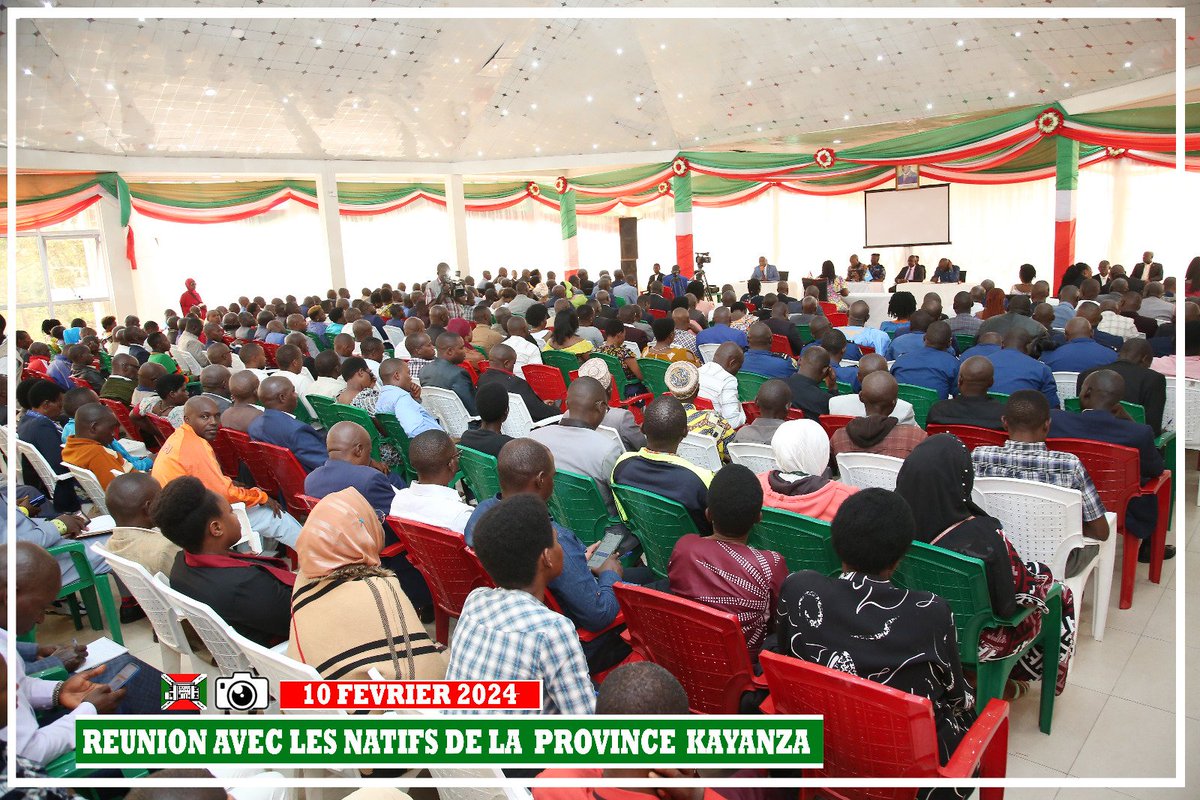 nshingamateka's tweet image. 5/5 Insistant sur la sécurité, pilier du développement, le Très Hon. Président de @nshingamateka a exhorté les habitants de #Kayanza à rester vigilants car la sécurité n'est jamais totale. Il a également sollicité leur soutien pour sauver la Radio Ubuzima FM de la fermeture.