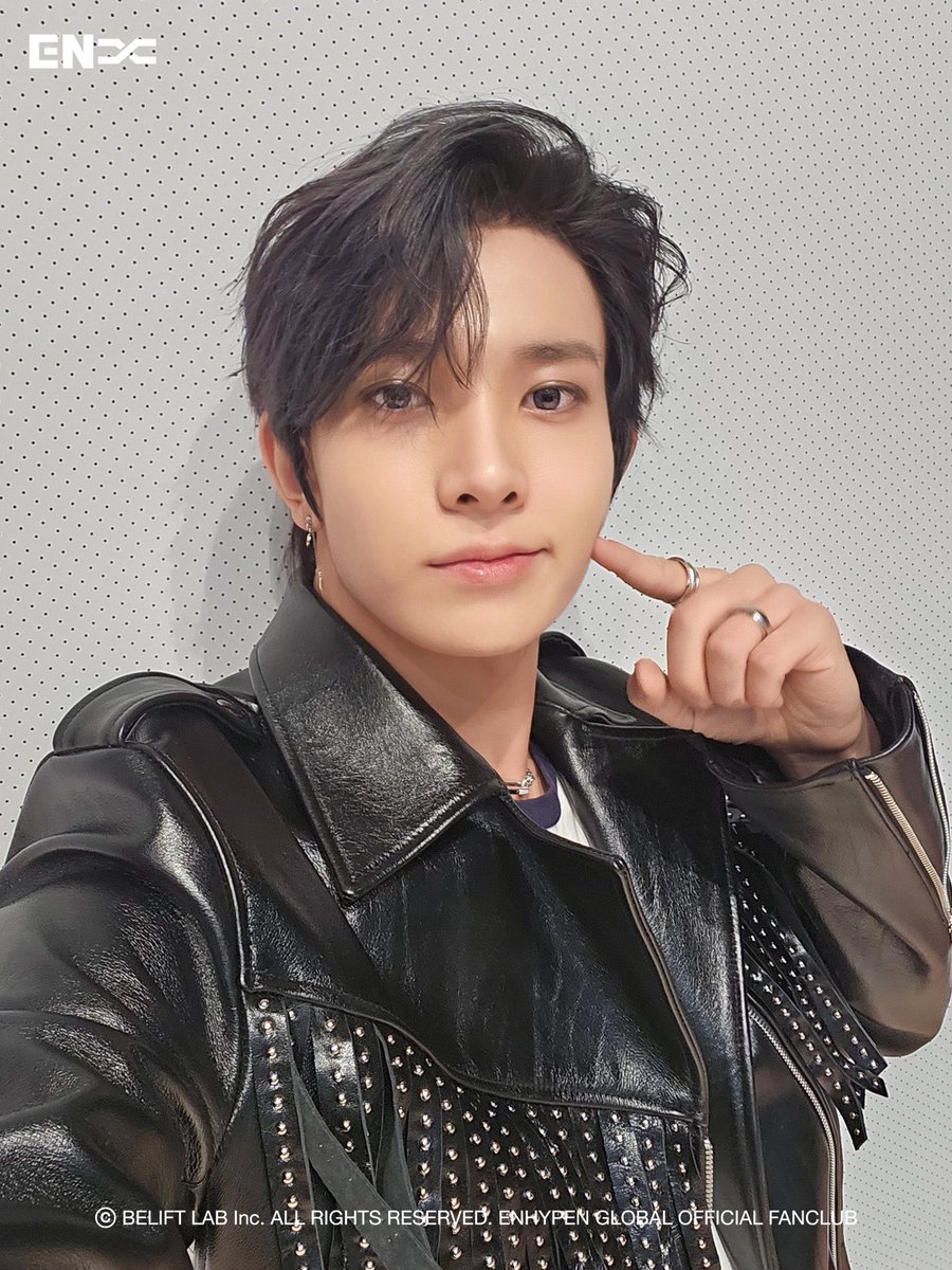 enhypenweverse's tweet photo. ENHYPEN 'ORANGE BLOOD' Selfies (1) 📸

(2/7)

@ENHYPEN_members @ENHYPEN #ENHYPEN #엔하이픈 #HEESEUNG #희승 https://t.co/WlrGapBlrr
