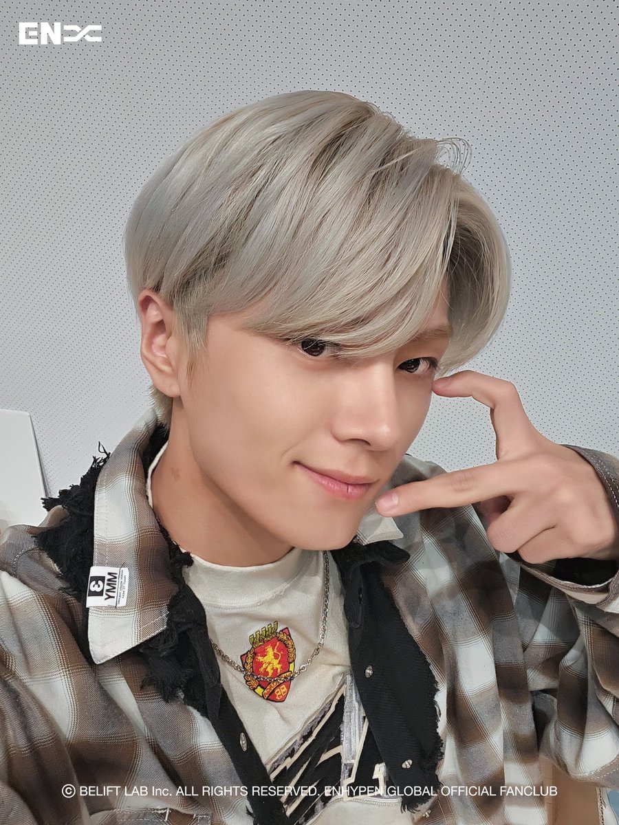 enhypenweverse's tweet photo. ENHYPEN 'ORANGE BLOOD' Selfies (1) 📸

(3/7)

@ENHYPEN_members @ENHYPEN #ENHYPEN #엔하이픈 #JAY #제이 https://t.co/8AHIGp7MMK