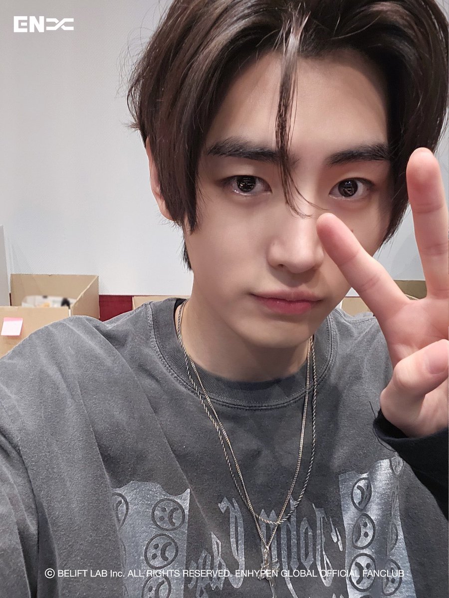 enhypenweverse's tweet photo. ENHYPEN 'ORANGE BLOOD' Selfies (1) 📸

(5/7)

@ENHYPEN_members @ENHYPEN #ENHYPEN #엔하이픈 #SUNGHOON #성훈 https://t.co/P01tK2CPHr