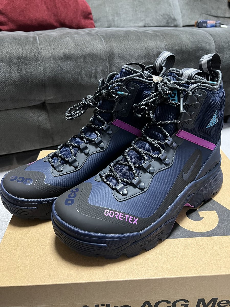 apocalypse1975's tweet photo. ずっと欲しかった靴を漸くGET!
ひっさびさのACG〜
『エア ズーム ガイアドーム GORE-TEX』
30%オフはかなりデカかったw
(が、買った翌日に40%オフにするのはやめてあげて)
#NIKE
#ACG
#NIKEAIR
#memberdays
#会員先行だっていうから
#買ったら翌日に更に値下げって
#悲しい https://t.co/WBTkeHhWrw