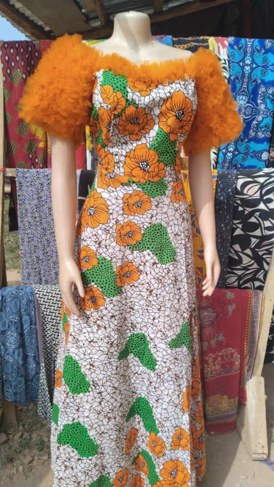 Dear Abuja and environs,

Una Good Morning.

Make una come patronize my sister 🙏

She makes clothes for women and Children.

Her shop is located at Apo.

Kindly RT for a wider coverage.

#AbujaTwitterCommunity 
#Abuja2024