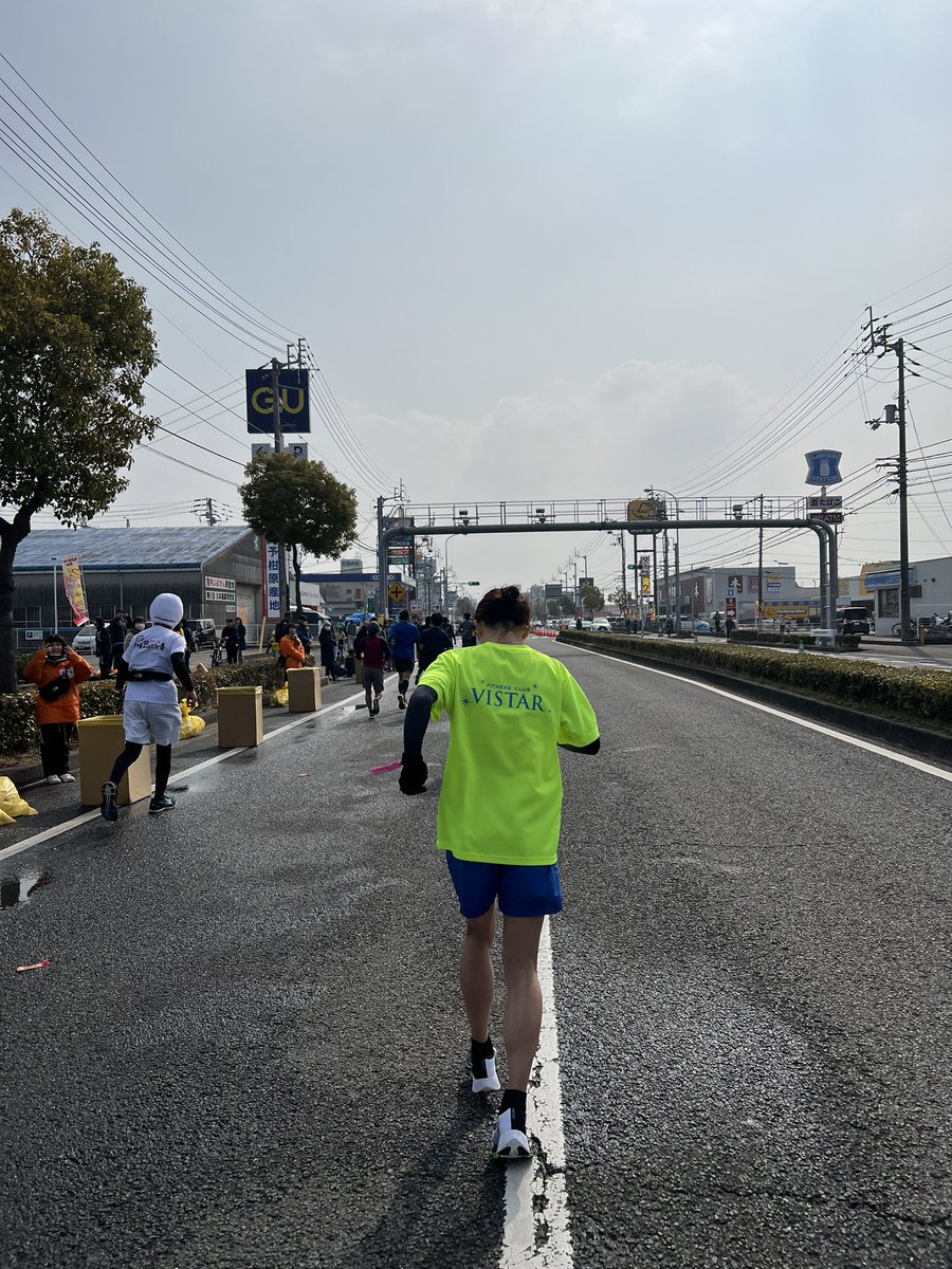 junjun8460's tweet photo. 愛媛マラソン終了☑️

前半予定外に嫁に置いて行かれるという、、35kmで合流して最後は2人でゴール✨3時間55分くらい！ファンランでしたが、エイドも楽しみつつ、いい思い出作りになりました😌🙏 https://t.co/4M7oPARHR3
