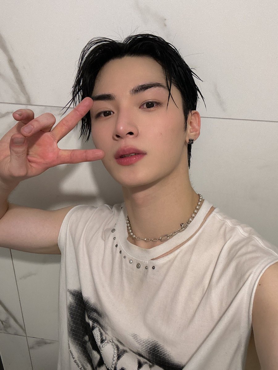 OmegaX_members's tweet photo. [#OX]

Te amo 😎👍🇧🇷

#OMEGA_X #오메가엑스 
#한겸 #HANGYEOM https://t.co/A9EcAMmKvL