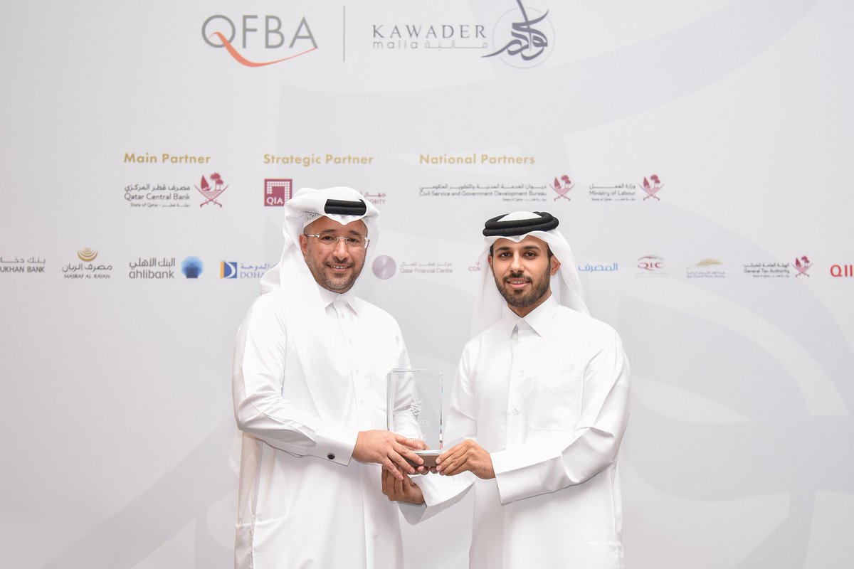 alrayanbankgrp's tweet photo. لقطات من كلمة السيد فهد بن عبدالله آل خليفة الرئيس التنفيذي لمجموعة مصرف الريان في ثاني لقاءات " كلمة من قائد" في البرنامج الوطني # كوادر _مالية ،حيث شارك الطلاب العديد من النصائح المهنية والعملية والإجابة على اسئلتهم لدعم مسيرتهم المهنية
#KawaderMalia #Qatarization #CSR #QNV2030 https://t.co/I95Zn8NAGW