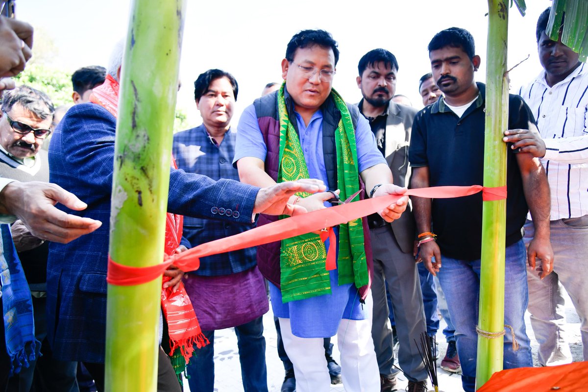 PramodBoroBTR's tweet photo. Laid the Foundation Stones for the following developmental projects today, viz.;

➡️RCC Bridge No. 2/1 ON NH-15 to Benghanabari Jungle Road;

➡️Construction of CC Block Road at Dwimujuli Village;

➡️Construction of Digital Cinema Hall at Rowta, Udalguri.

Was joined by Deputy CEM Shri Gobinda Chandra Basumatary, EM Dr. @nilutswargiary & several dignitaries on the occasions.