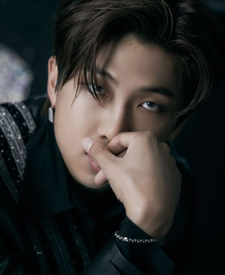namjoon pics tweet media