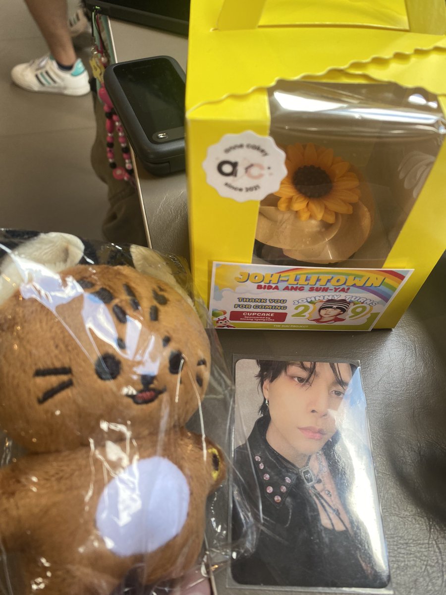 kunbust's tweet photo. Late post! But iโm so happy to be part of this ๐ฅน I met my moots, encountered new friends iโm excited to go with cse events with and also had fun! โค๏ธ also jyani doll is home ๐ฅน๐ซถ
To more happy memories wit รผ! @THESUHPROJECT
#JOHLLITOWN
#์๋ #ใธใฃใใผ
#TheSuhProject #TSP2024 https://t.co/WXqqwol4GX