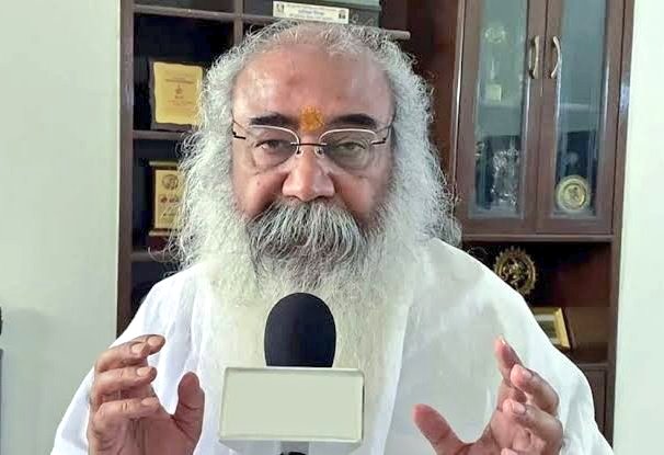 JyotiDevSpeaks's tweet image. अंधभक्तों, गोदी मीडिया व आई टी सेल को,
नया बाप मिलने की बधाई!
#PramodKrishnam
#AcharyaPramodKrishnam