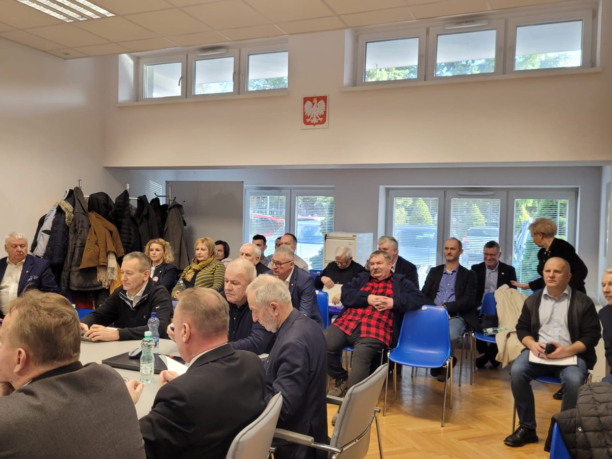 Zdzislaw_Gawlik's tweet photo. .@PO_Podkarpackie rozpoczyna przygotowania do wyborów samorządowych. Wczoraj zatwierdziliśmy listy kandydatów do sejmiku województwa podkarpackiego. 

Szefową sztabu w województwie podkarpackim została poseł .@frydrych_joanna.

Idziemy po zwycięstwo w wyborach samorządowych! ✌️🇵🇱 https://t.co/Lt2db95hEY