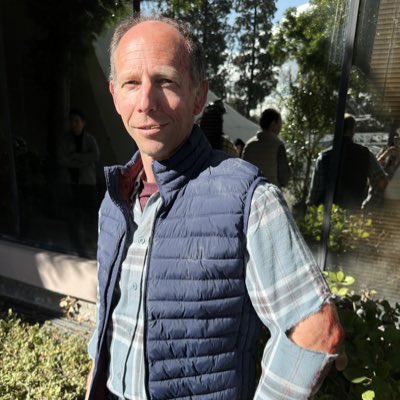 RandyLoveridge's tweet image. When you get a good pic while doing background work. #NewProfilePic #backgroundactor