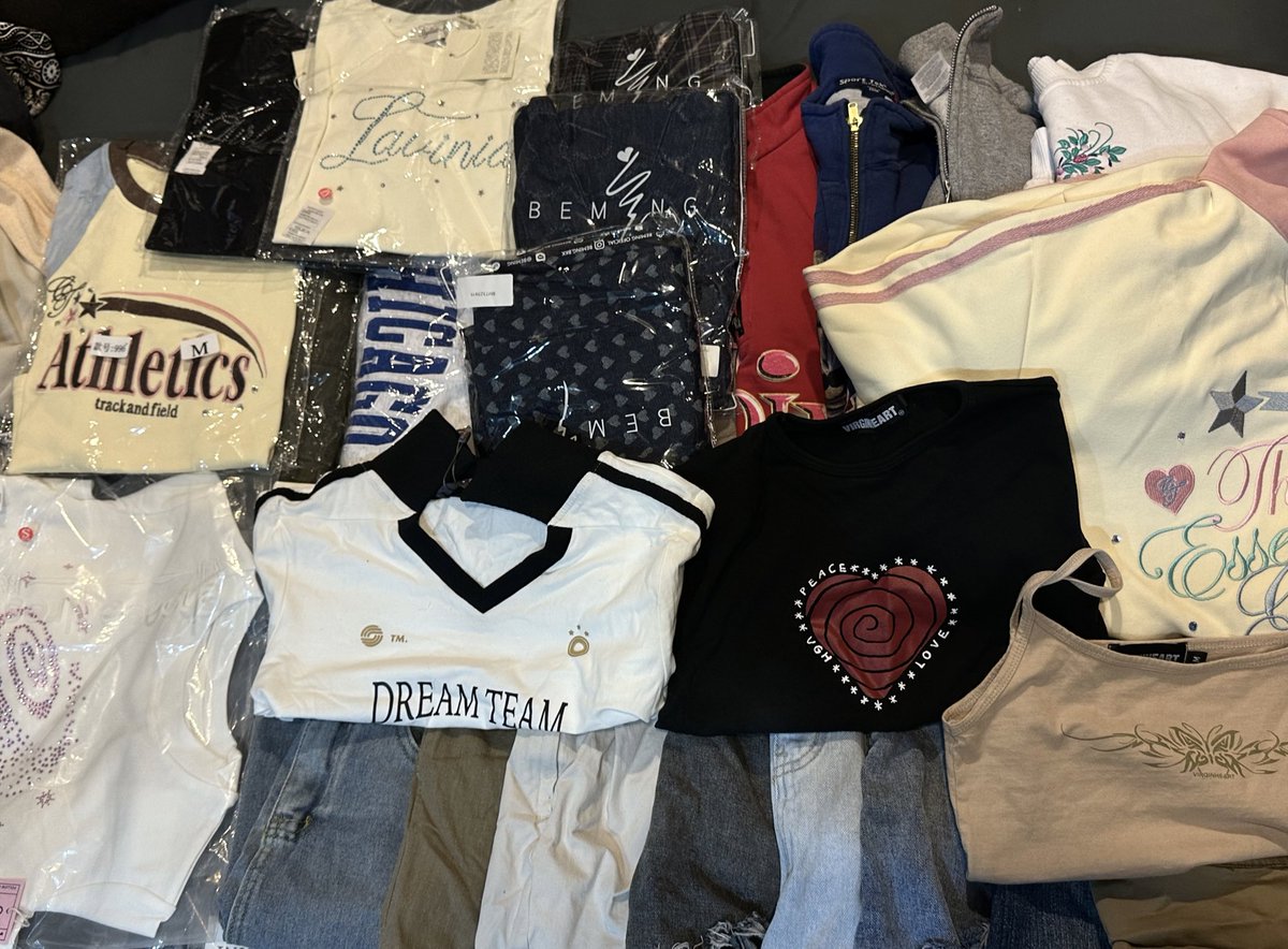 serfstuffdtcom's tweet photo. *𓈒 🧾welcome back !

(🪥)  ส่งต่อเสื้อผ้ามีมากกว่าในรูป
start 20 - 200 baht only🧴

✿ monday(12/02)  15.00 
✿ shipping 40 ⊹ re+mention -5 baht 

#ส่งต่อเสื้อผ้า #เสื้อผ้ามือสอง #โล๊ะตู้ #ส่งต่อเสื้อผ้ามือสอง  #ส่งต่อvghbkk #ส่งต่อcintage #ส่งต่อstylistshop #ส่งต่อ https://t.co/9hJ9RYKAtk