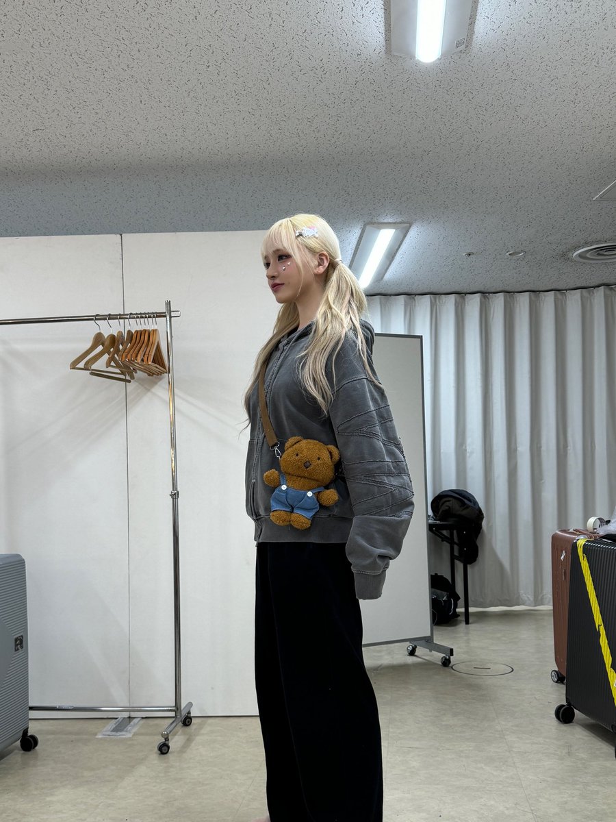 IVE_twt's tweet photo. 새해 복 많이받아 다이브 🤍
🧸:새해 복 마니바다 !!

#IVE #아이브 #LIZ #리즈 https://t.co/bsktDfADFt