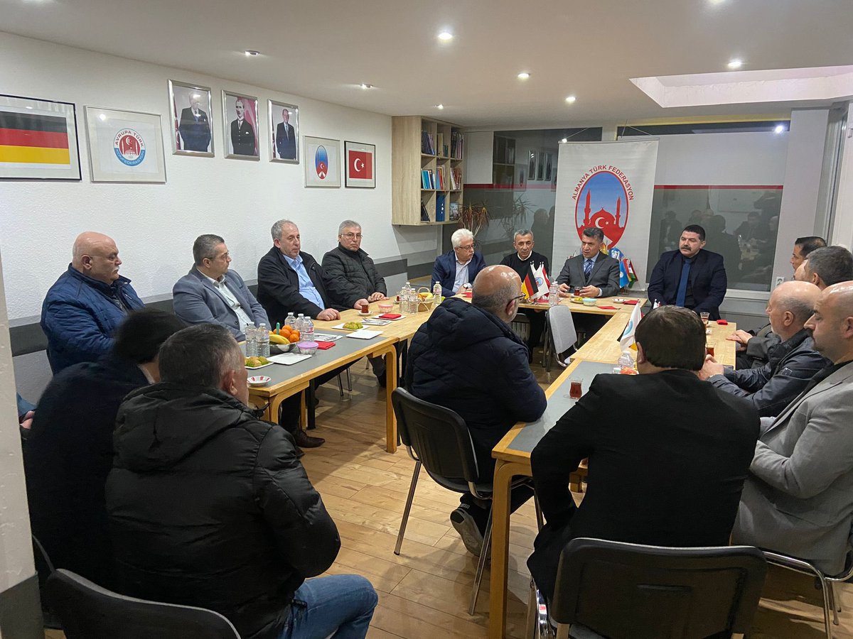 Turk_Federasyon's tweet photo. Genel Başkanımız Sayın ŞenTürk Doğruyol Türk Federasyon Ahlen derneğimizi ziyaret ederek gündeme dair değerlendirmelerde bulunmuştur.

Teşkilat Başkanımız Sayın Mesut Demirer nezdinde tüm dava arkadaşlarımıza teşekkür ederiz.

Birliğimiz daim olsun.

#AvrupaTürklügü https://t.co/415fxF5sNO