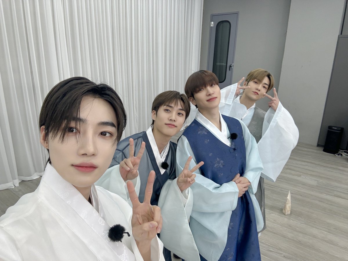 spain_theboyz's tweet photo. [📸] La historia de la misión de los espíritus de las flores🖌️ Pasa unas vacaciones de Año Nuevo Lunar llenas de risas con Trapz ☺️

🪤 https://t.co/DPqGWHbdbU

110224 | #THEBOYZ #더보이즈 #덫 #RATINTHETRAP https://t.co/8f4JMHwD5g