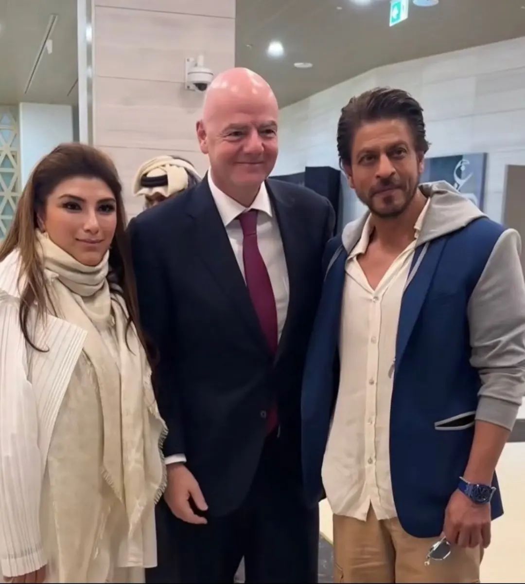 #ShahRukhKhan @iamsrk with #FIFA President #GianniInfantino at #Qatar yesterday #AFCONFinal Asian Cup Finals Qatar vs Jordan