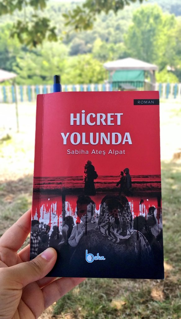 Geliri Doğu Türkistanlı hanımlara bağışlanan @SabihaatesAlpat Hocamın Uygur Türklerinin çığlığına ses olan kitabında 'Hicret kaçış değil,seni yok etmek isteyenlere rağmen var olmanın direnişidir.' diyordu Zergül. Zulmün hiçbir türlüsüne sessiz kalmayacağız!
#uyghurgenocide