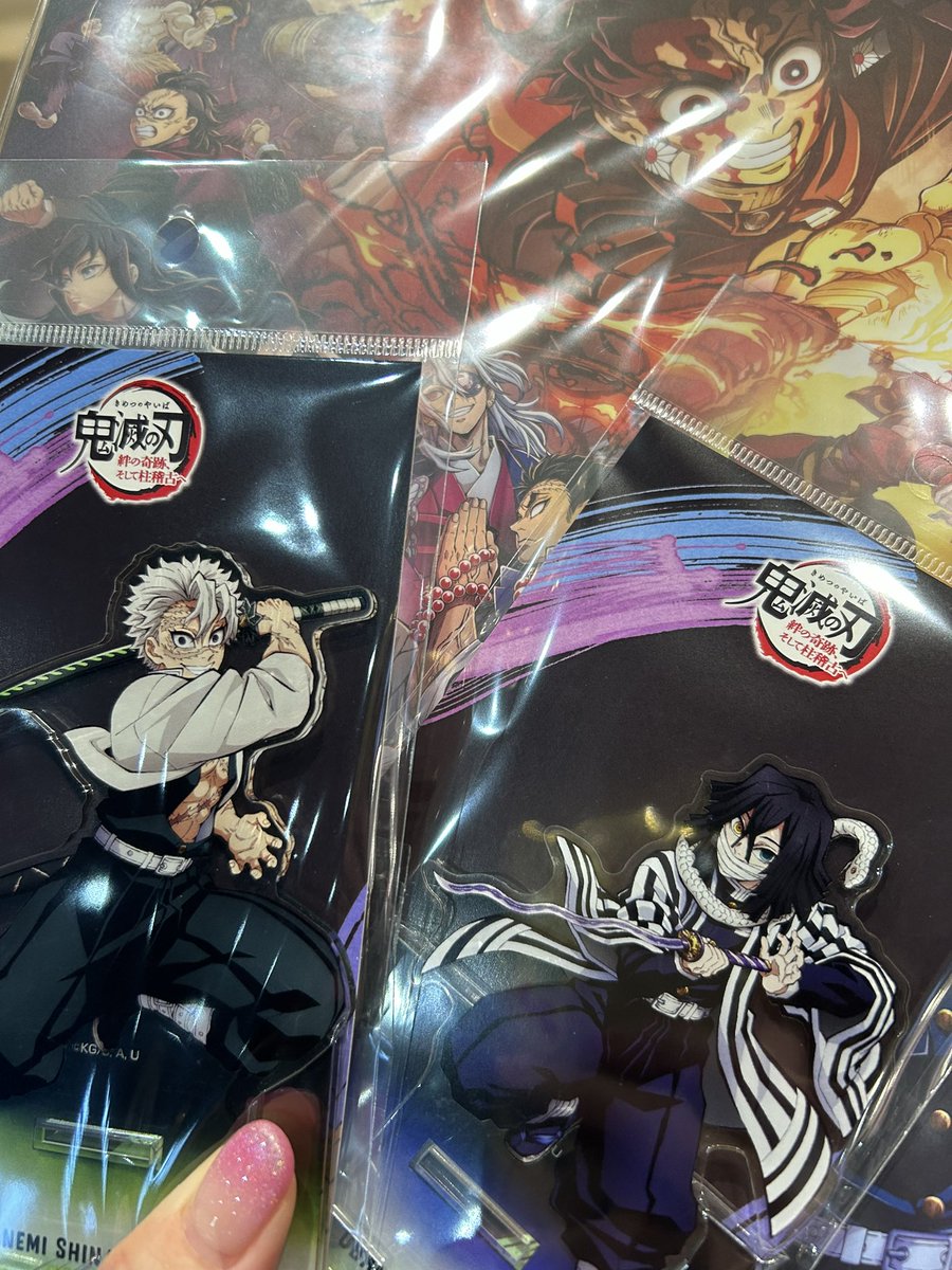 mega_pocopoco's tweet photo. 2人がカッコ良すぎて、まじ良すぎて、初めて伊黒さんの隣が蜜璃ちゃんじゃないっていう。
うあああ😭毎日映画館行きたい😭😭😭 https://t.co/BoxmVmrVYQ