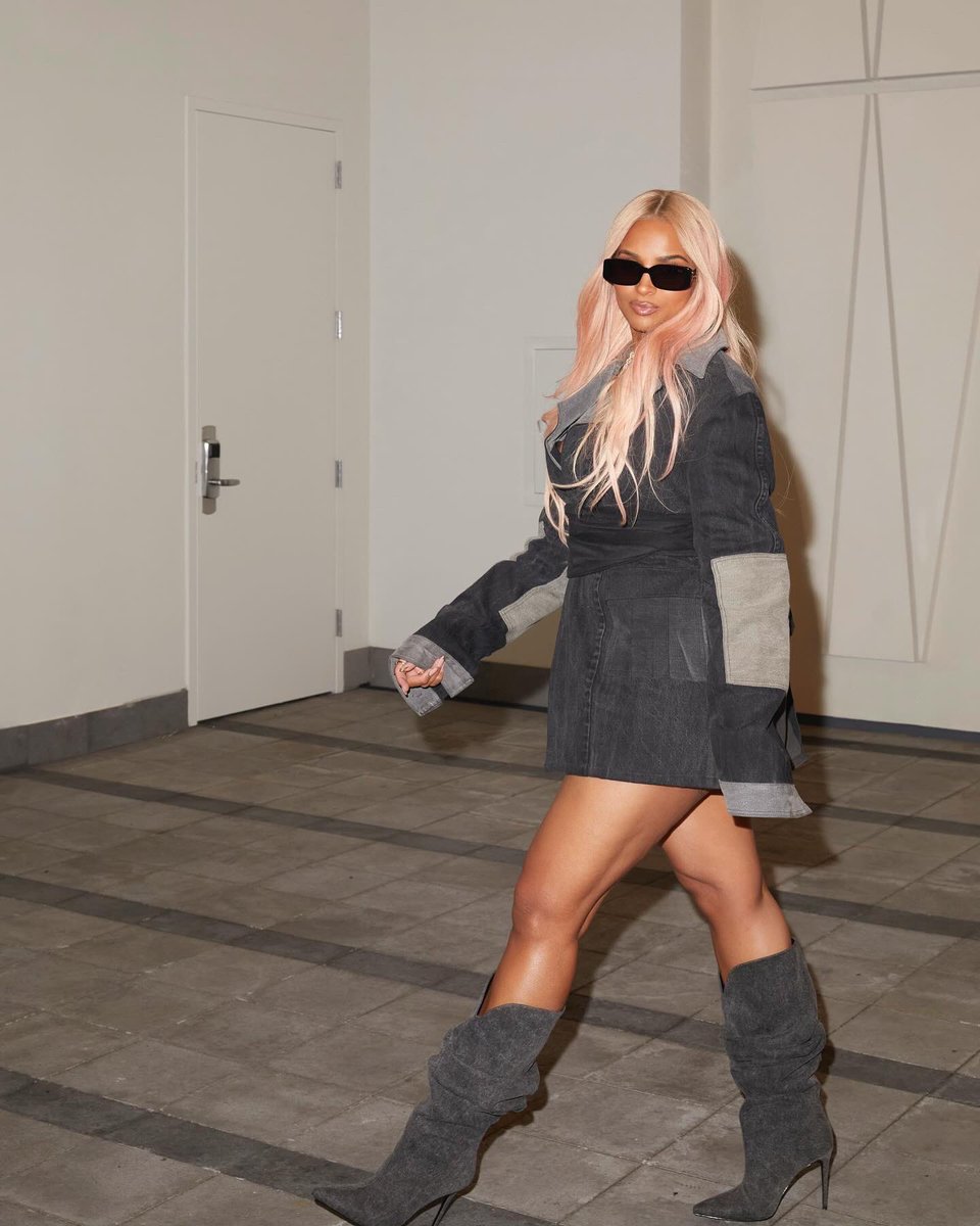 ciara's tweet photo. ThiCC-iara 🖤 https://t.co/oNfQNOvtbl