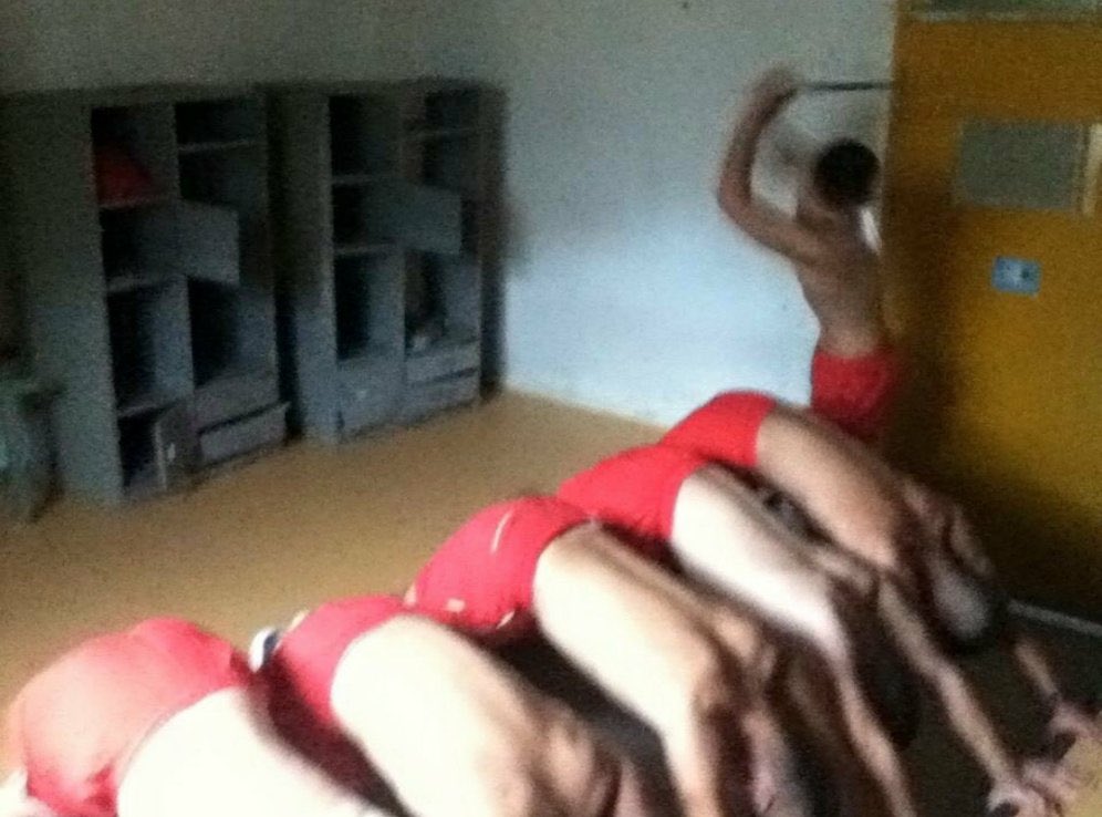 그저 부럽다 ㅋㅋ 저 묵직한 분위기 긴장감 
해병이나 갈걸 ㅋㅋ