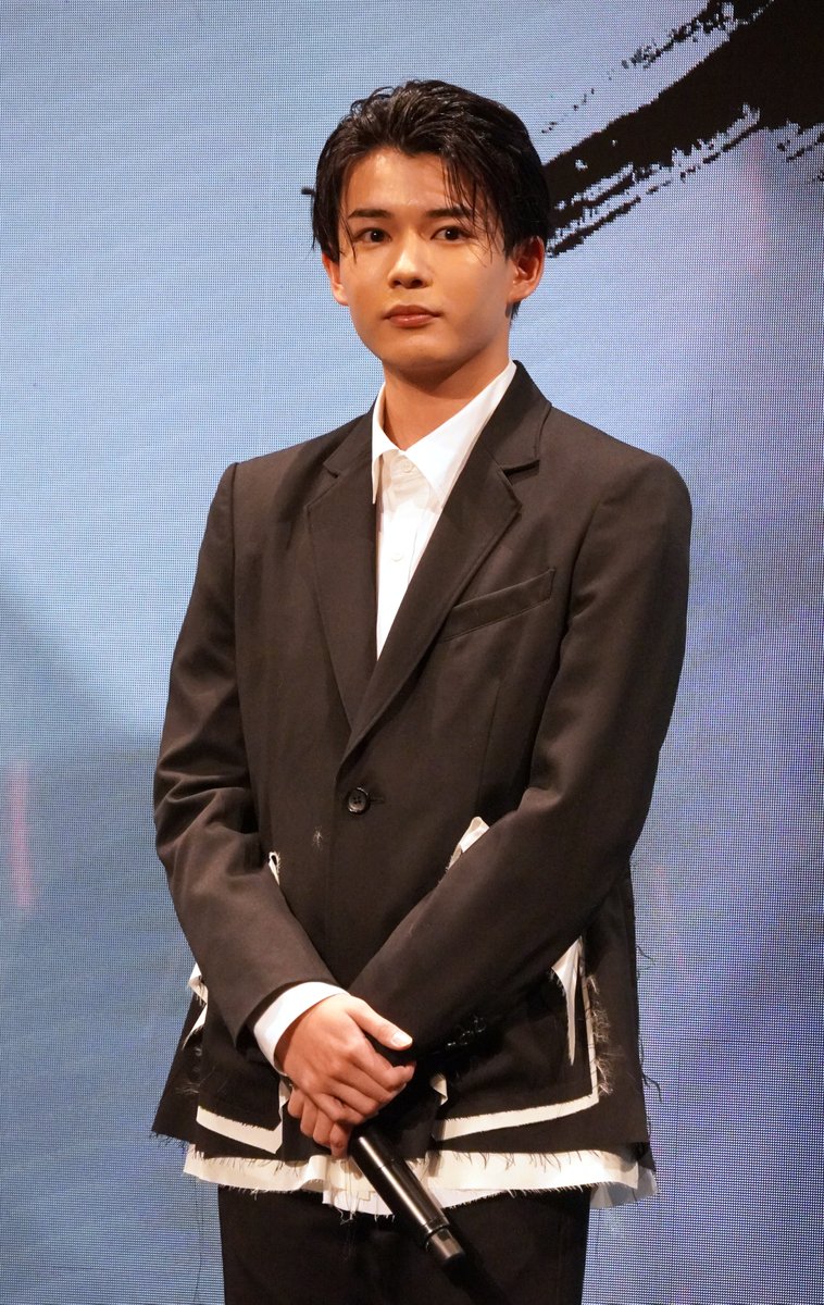 oricon's tweet photo. 大泉洋、長尾謙杜のアクション絶賛「長尾くんの成長物語」　熱入りすぎて“暴走”
https://t.co/AV4bGDFxFM

#大泉洋 #長尾謙杜 #なにわ男子 #なにわちゃん #映画 #室町無頼 @officecue https://t.co/LMtCjBEjSu