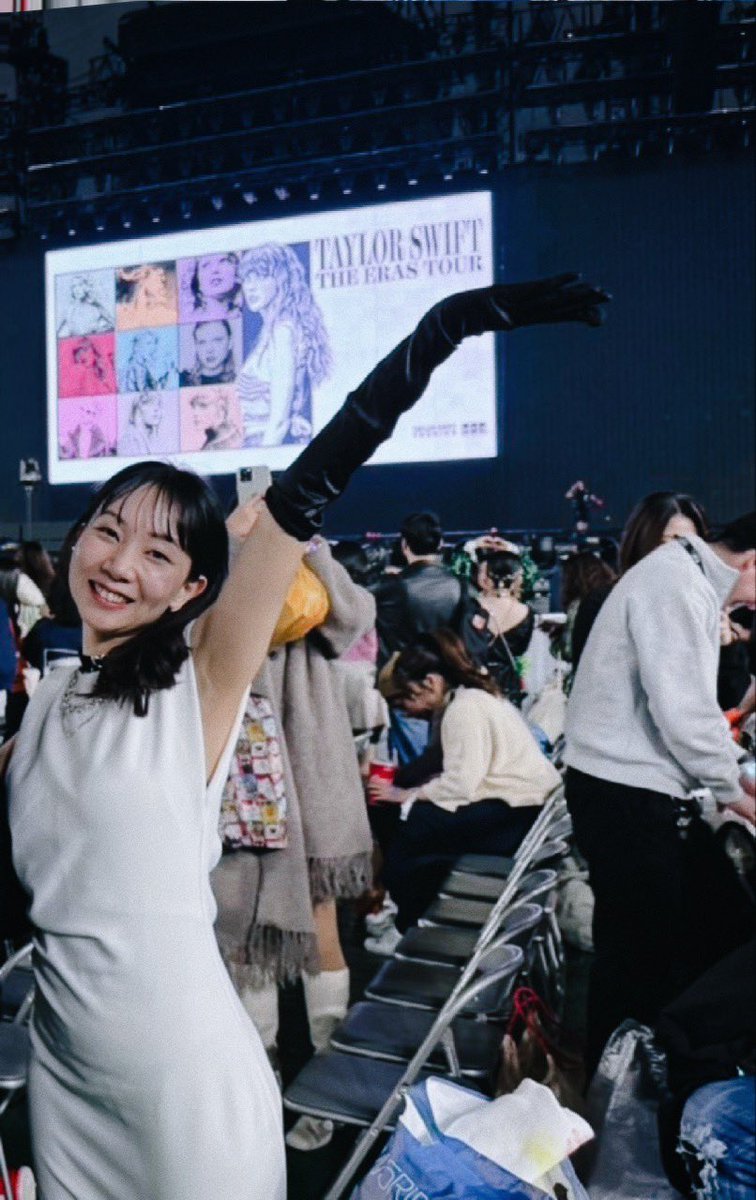 snow013's tweet photo. @taylorswift13 Thank you for the amazing shows in Tokyo, we love you forever and always 🫶💗 #TokyoTSTheErasTour @taylornation13 https://t.co/8vZ0RoTbNz