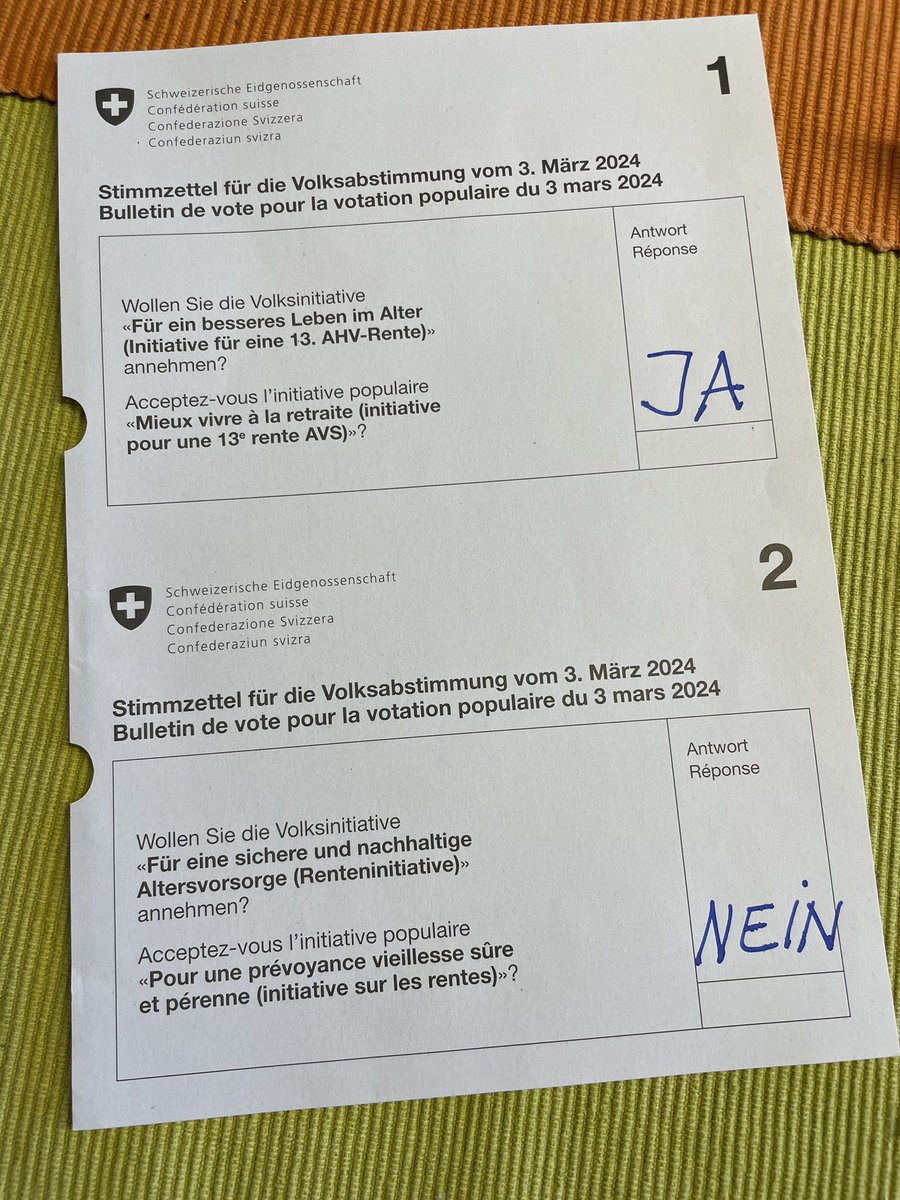 Um nicht falsch abzustimmen muss man bei der #Renteninitiative einfach Nein stimmen.

Und bei der #13AHV JA.

Es ist einfach: Oben JA und unten NEIN.

Dann macht man alles richtig.