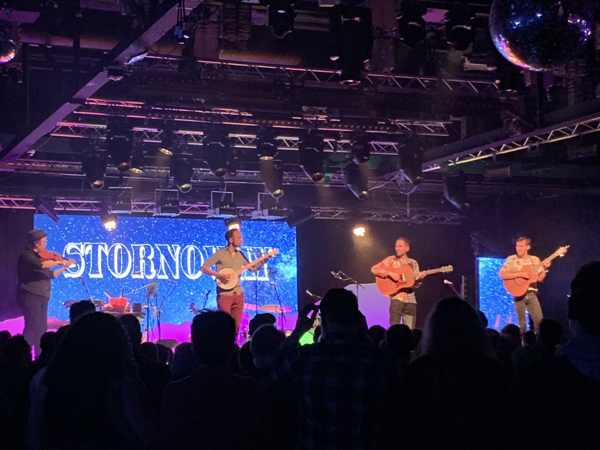 a_fallan's tweet image. Fantastic night in Norwich to see @StornowayBand.  On the way up we played a game of ‘clod or hare’.  And we spotted about six hares.  We usually just spot clods of earth 🤭