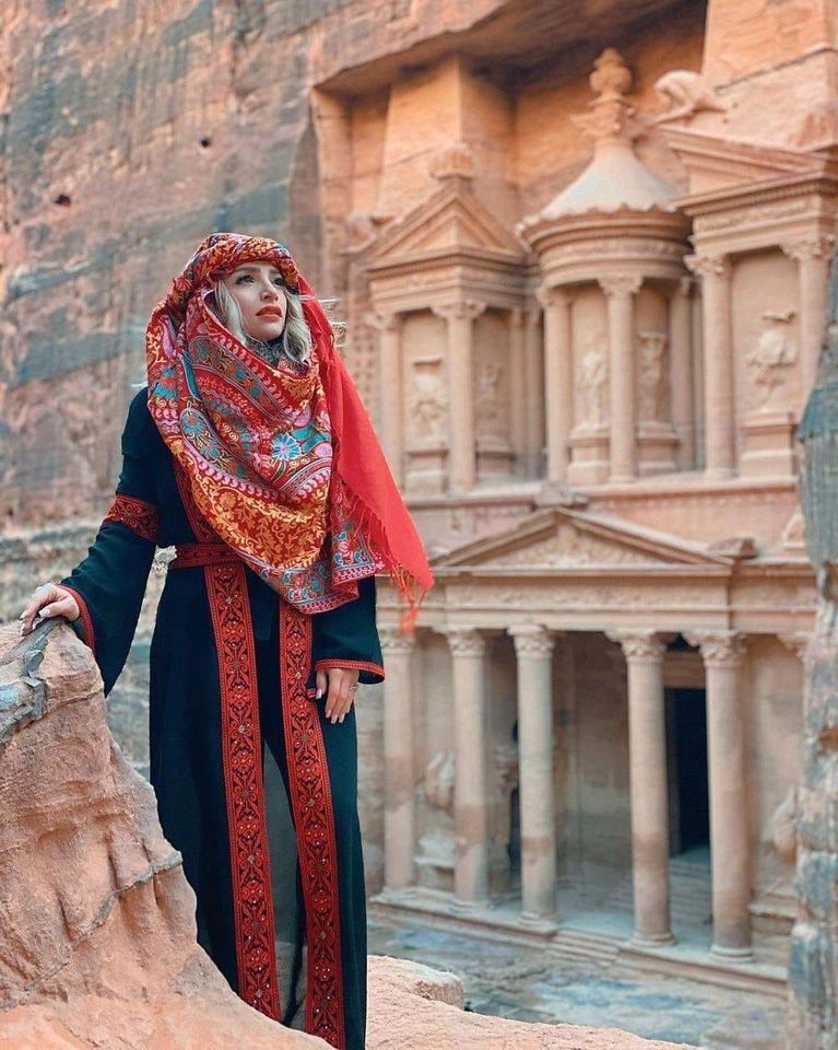 Petra Jordan 🇯🇴❤️
 #PetraJordan #TravelJordan #ExploreMiddleEast #AncientWonders #WorldHeritageSite #WanderlustVibes #HistoryLovers