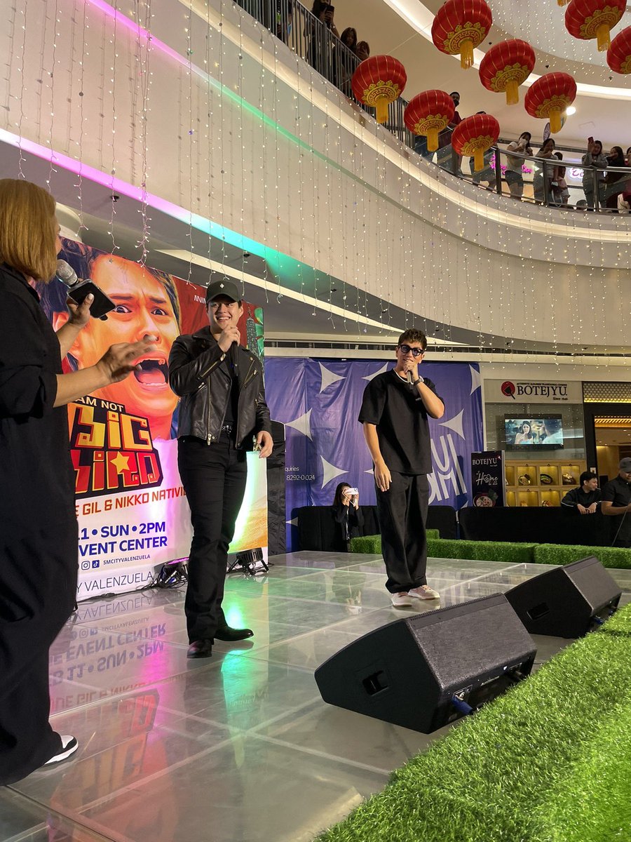 Black_SheepPH's tweet photo. Kinaya niyo ba ang hampas ni Big Bird, SM City Valenzuela? 🍌💦

Next stop SM City Pampanga! Kita-kits tayo mamayang 5PM para sa matigas na pasabog para sa inyo! 💥🐔

#IAmNotBigBird dropping soon this February 14! 🍆 https://t.co/DOyhKX1yEn