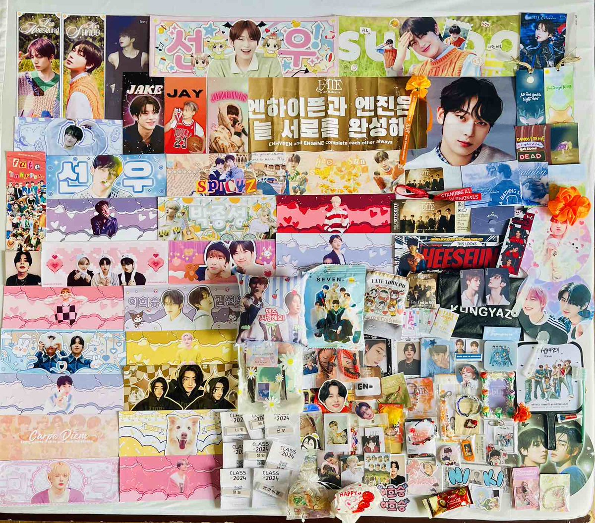 ngayon lang nakapag-unpack and hindi ko ine-expect na ganito pala karami nakuha ko huhuhu hindi talaga kasi ako nag-ikot since wala na akong energy and yung iba kusang nagaabot lang ng freebies nila plus yung mga trade na rin. Thank you so much po !! 🥹🫶🏻