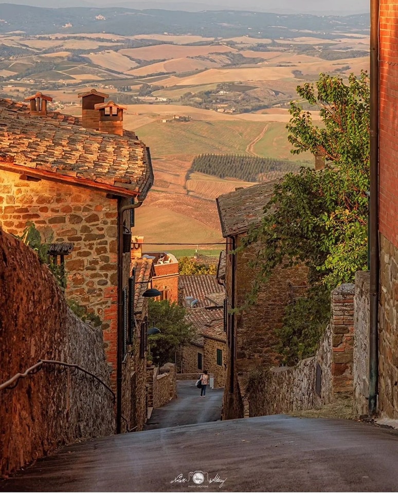 Montalcino, Tuscany 🇮🇹
photo credit nick_abbrey