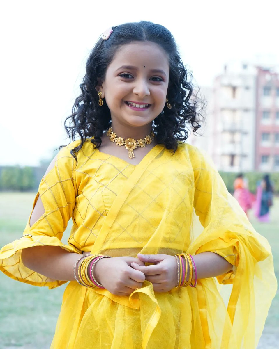 Nideas_Prod's tweet photo. One word for our মিষ্টি পুপুল?
দেখতে থাকুন #AlorKole, সোম - শনি, রাত ৯টায় #ZeeBangla-তে।
#RishitaNandy @ZeeBanglaTv @AemplEvents @prosenjitbumba https://t.co/9oBmuqRQ6n