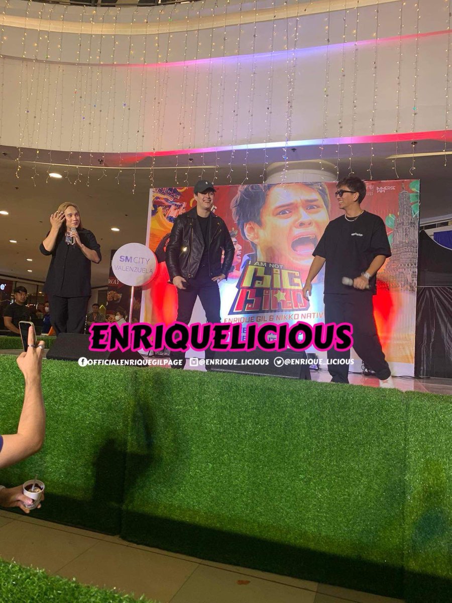 ENRIQUE_LICIOUS's tweet photo. Snaps from SM Valenzuela mallshow. Our new favorite duo 🥰

#IAmNotBigBird https://t.co/Nb2XZkLbXe